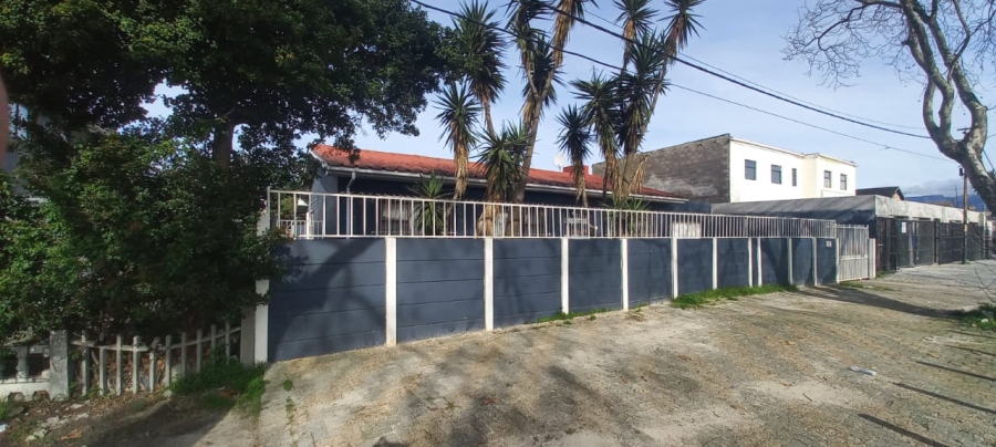 3 Bedroom Property for Sale in Wetton Western Cape